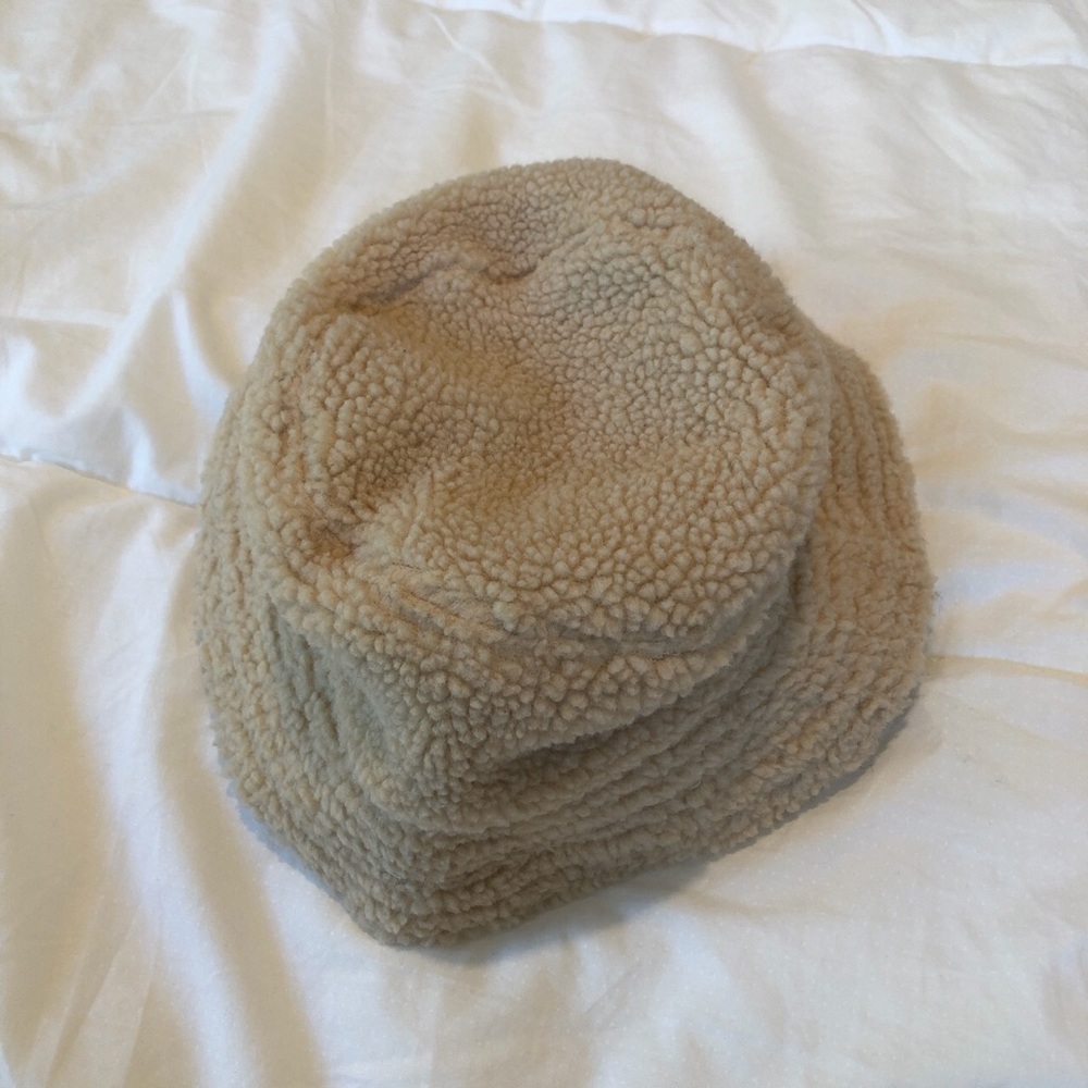 Urban Outfitter Sherpa Bucket Hat